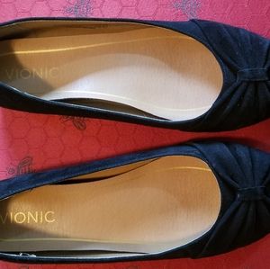 Vionic Gramercy Suede Flats